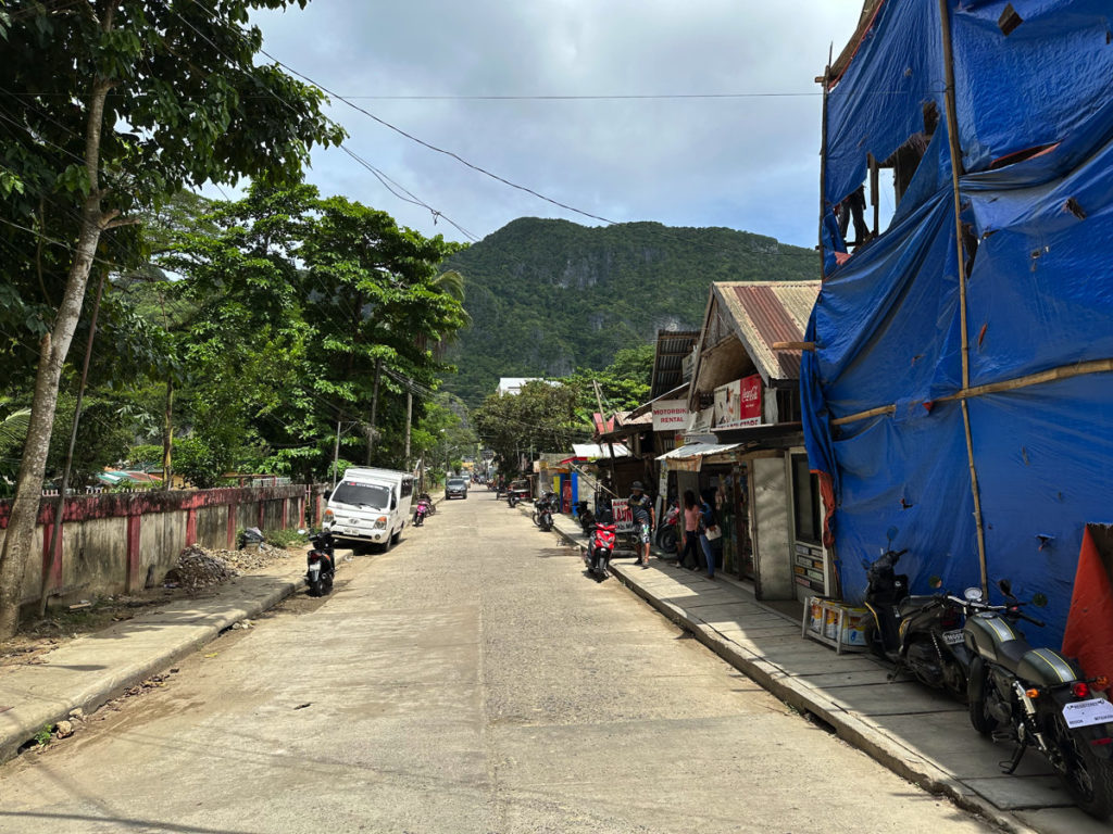 The road into El Nido Town