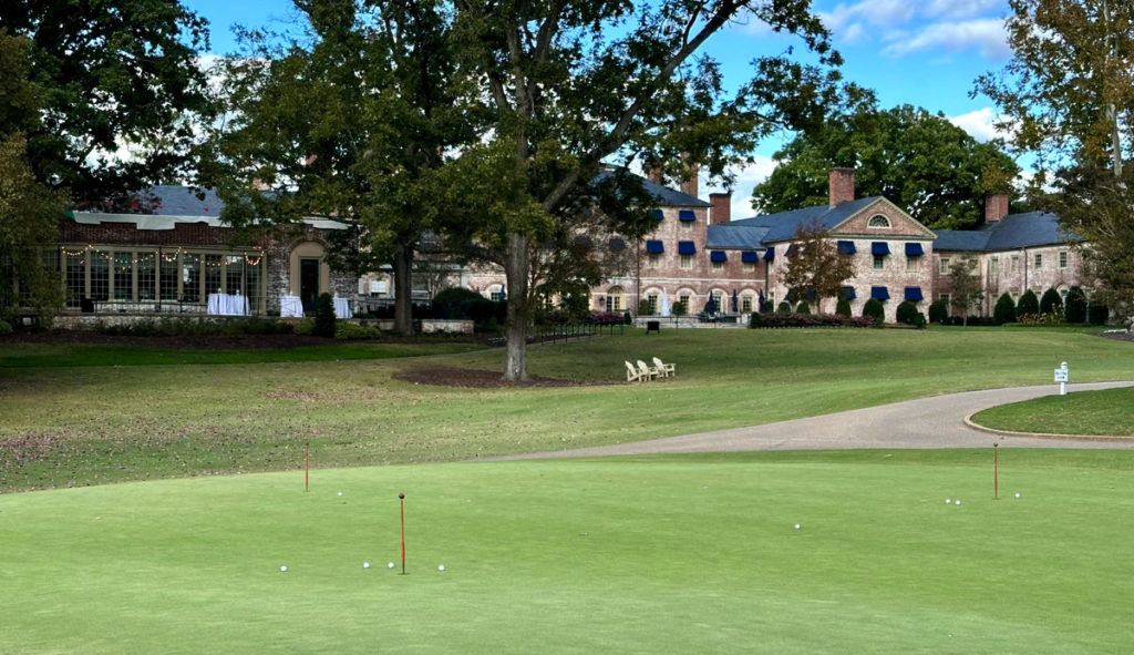 Trail connecting the Williamsburg Inn to the Golden Horseshoe