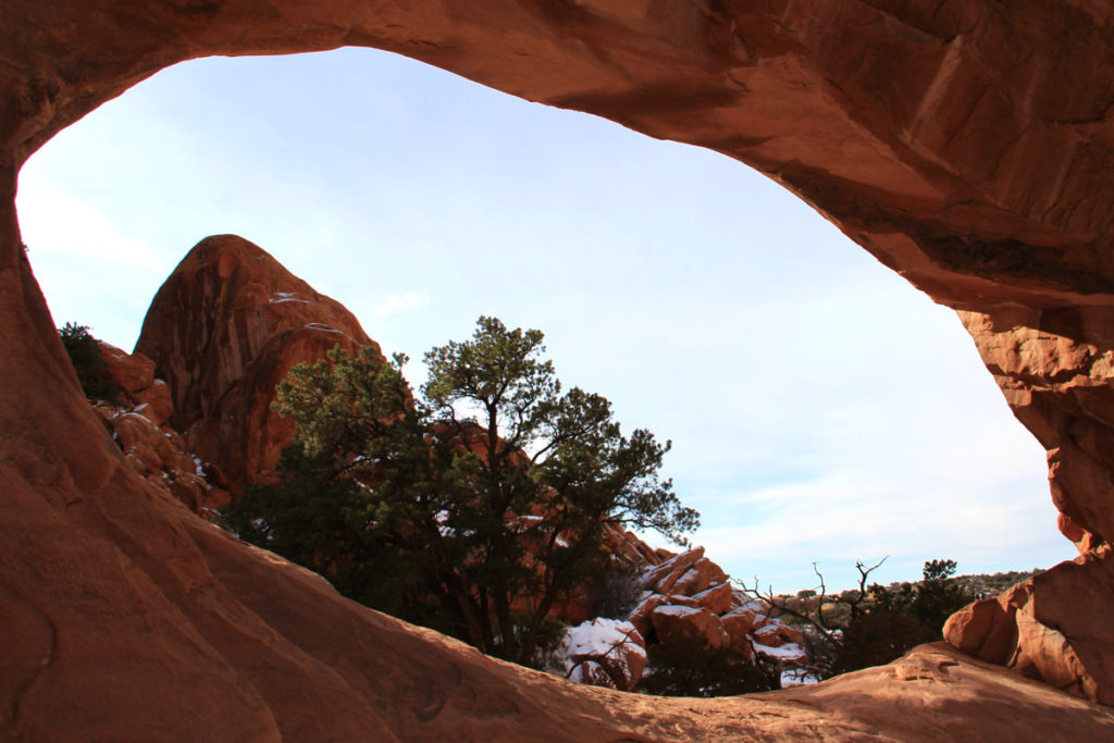 View through the lower "O" of Double O Arch